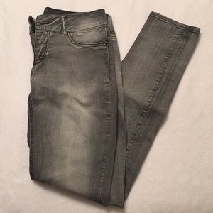 Gray skinny jeans
